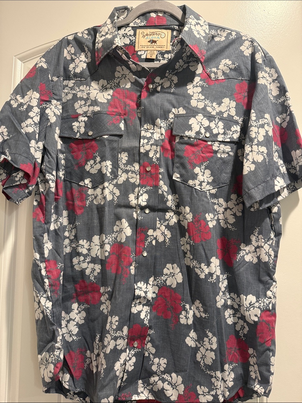 Western Aloha Floral Short-Sleeve Pearl snap top size XL